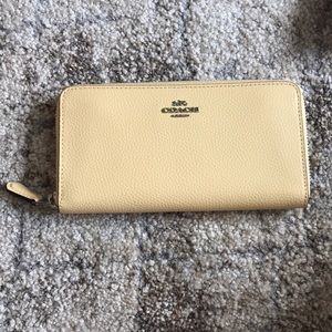 ❌SOLD ON Ⓜ️❌FINAL PRICE! NWT Coach Wallet